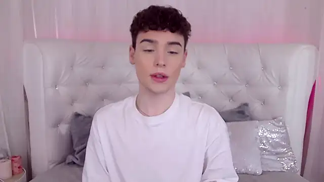 Snapshot of RobbyCharming chatting on September 24, 2025, 3:54 am RobbyCharming online show from September 24, 2025, 3:54 am