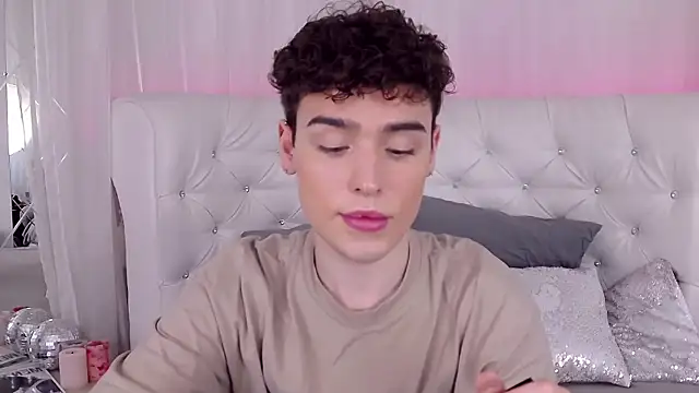 Snapshot of RobbyCharming chatting on October 6, 2025, 3:48 am RobbyCharming online show from October 6, 2025, 3:48 am