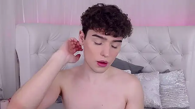 Snapshot of RobbyCharming chatting on October 19, 2025, 3:51 am RobbyCharming online show from October 19, 2025, 3:51 am