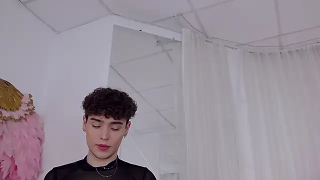 Snapshot of RobbyCharming chatting on December 19, 2025, 4:08 am RobbyCharming online show from December 19, 2025, 4:08 am