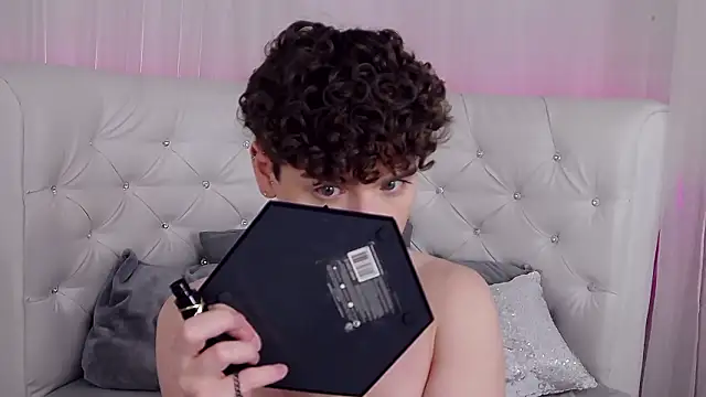 Snapshot of RobbyCharming chatting on January 17, 2026, 4:06 am RobbyCharming online show from January 17, 2026, 4:06 am