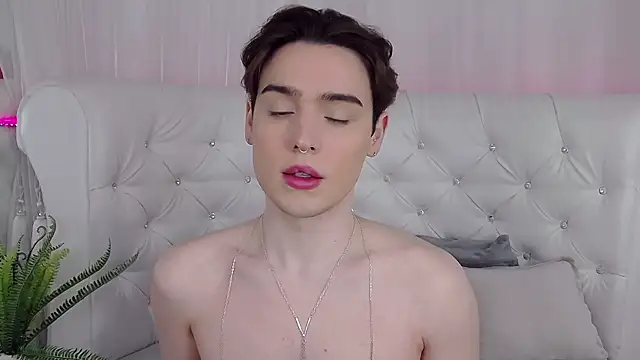 RobbyCharming online show from April 13, 2026, 4:29 am