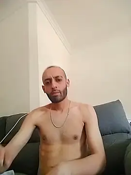 TuuMorenazo27 online show from June 18, 2026, 10:19 am