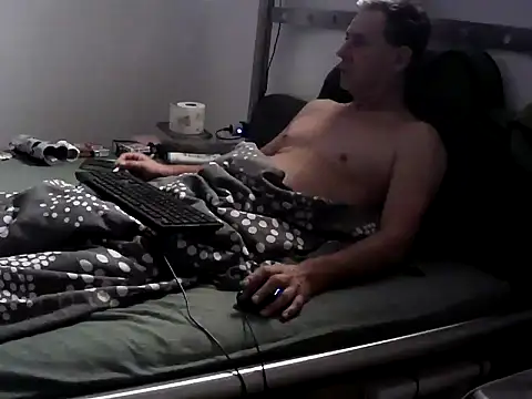 peterpaul2208 online show from October 18, 2025, 7:42 am