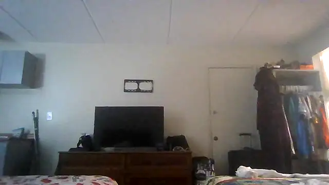 Snapshot of MrandMrs_Reigns chatting on September 30, 2025, 12:48 am MrandMrs Reigns online show from September 30, 2025, 12:48 am