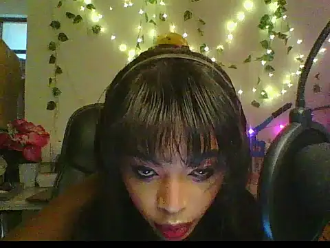 Snapshot of Anaconda2350 chatting on October 21, 2025, 1:12 pm Anaconda2350 online show from October 21, 2025, 1:12 pm
