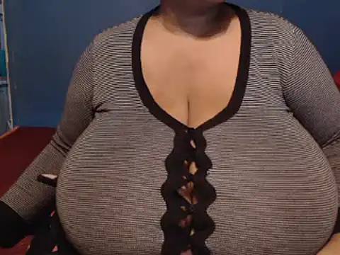 CUTEFIRMMELONSS online show from March 11, 2025, 8:53 pm