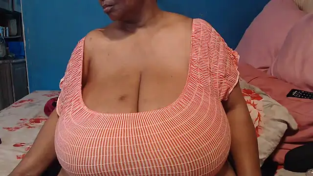 CUTEFIRMMELONSS online show from October 10, 2025, 12:48 pm