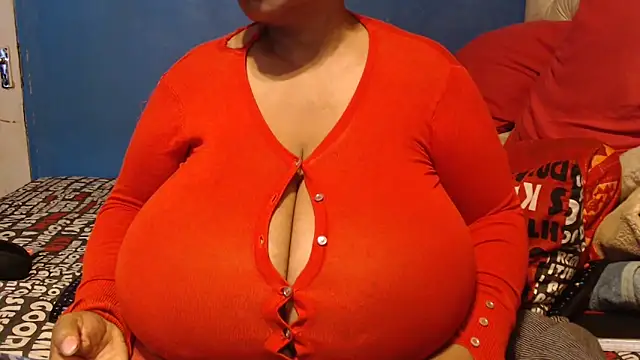 CUTEFIRMMELONSS online show from November 16, 2025, 4:12 pm