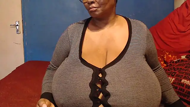 CUTEFIRMMELONSS online show from December 16, 2025, 2:22 pm