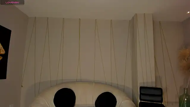 MariamRivera  online show from December 18, 2024, 3:58 am