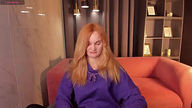 SaraSubtlety online show from December 3, 2025, 1:42 pm