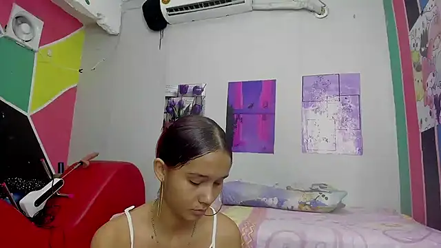 Snapshot of MarianaManzur chatting on February 3, 2025, 2:24 pm MarianaManzur online show from February 3, 2025, 2:24 pm