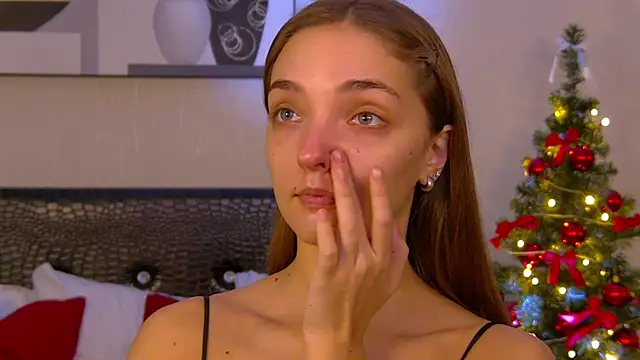 VirginieCruz online show from December 23, 2025, 5:38 am