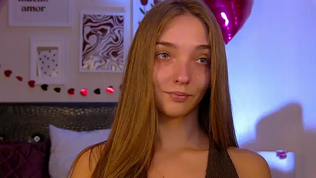 VirginieCruz online show from February 17, 2026, 5:41 pm