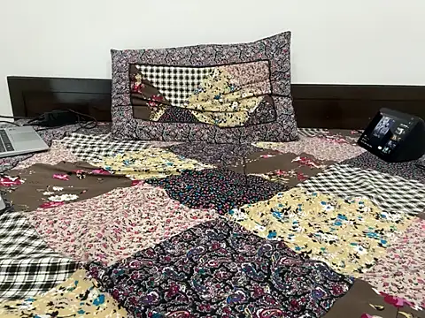 debu46 online show from October 16, 2025, 8:21 pm