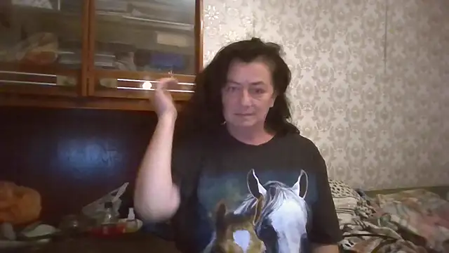 GypsiQueen2 online show from September 16, 2025, 7:15 pm