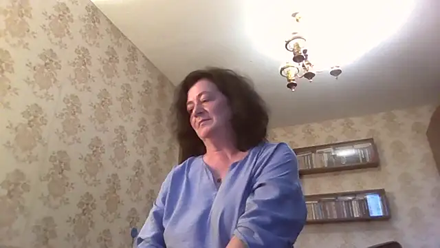 GypsiQueen2 online show from July 7, 2026, 4:55 pm