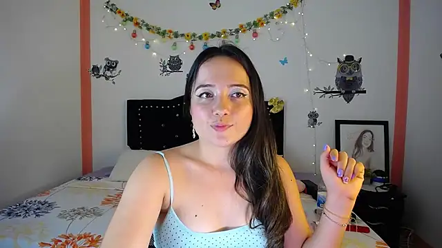 naughty girl 4u online show from February 5, 2025, 9:40 pm