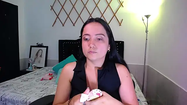 naughty girl 4u online show from September 29, 2025, 7:40 pm