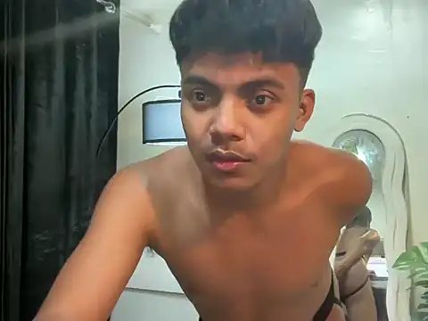 asianboyhunt online show from April 13, 2026, 10:26 pm