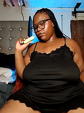 Aaaliyah445 online show from February 2, 2026, 8:07 pm