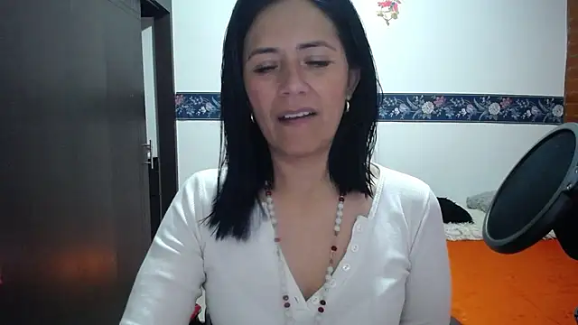 Snapshot of sharoon_cheerry chatting on September 30, 2025, 10:42 am sharoon cheerry online show from September 30, 2025, 10:42 am