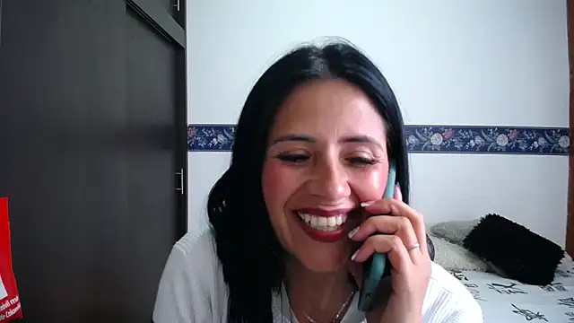 Snapshot of sharoon_cheerry chatting on October 16, 2025, 2:29 pm sharoon cheerry online show from October 16, 2025, 2:29 pm