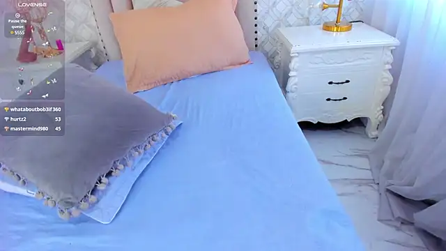 Pia Johnson  online show from January 23, 2025, 3:43 pm