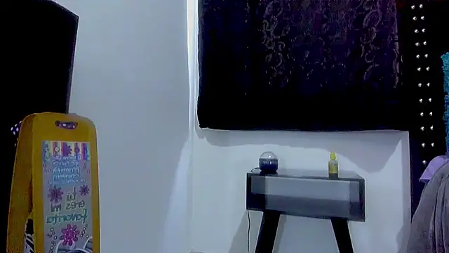 amareto queen online show from September 25, 2025, 9:40 pm