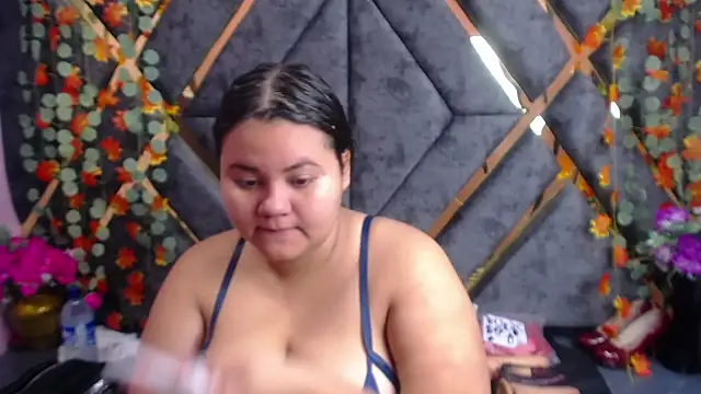 Snapshot of ValenTitis chatting on December 2, 2024, 7:49 pm ValenTitis online show from December 2, 2024, 7:49 pm