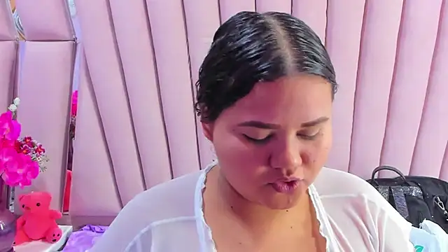 Snapshot of ValenTitis chatting on February 9, 2025, 2:17 am ValenTitis online show from February 9, 2025, 2:17 am