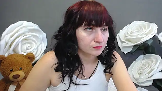 NinaFlawlees online show from October 14, 2025, 11:55 am