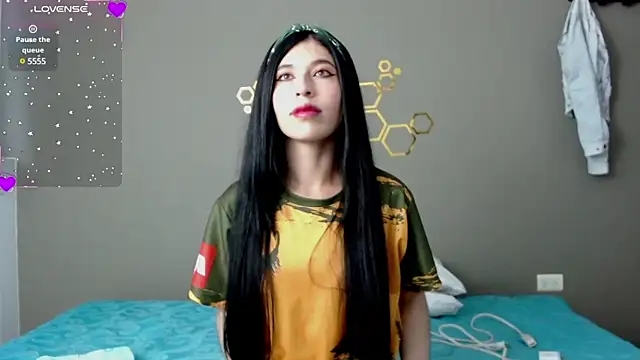 adriscute online show from January 19, 2025, 10:49 pm