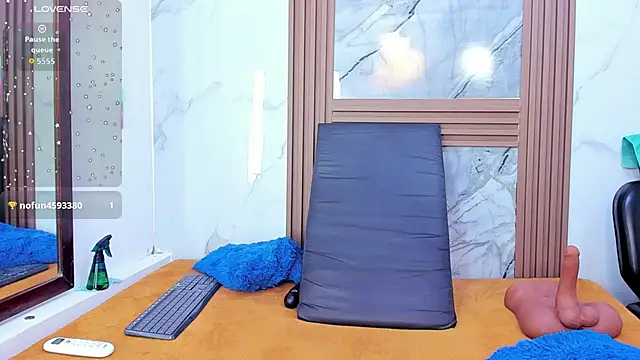 HannyMansonh online show from November 29, 2025, 3:37 pm