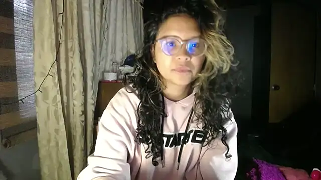 Hathorlove online show from November 28, 2025, 9:50 pm