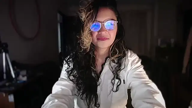 Hathorlove online show from April 24, 2026, 3:31 am