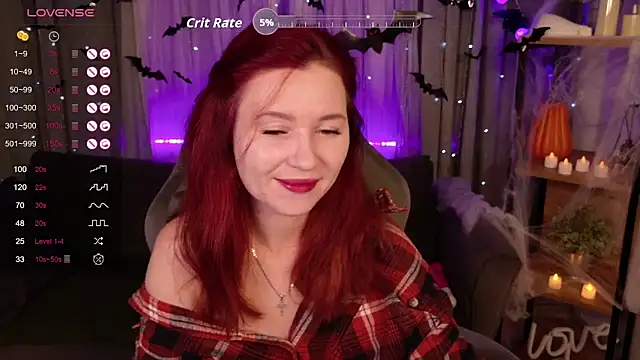 Snapshot of LissMoon chatting on October 22, 2025, 12:27 pm LissMoon online show from October 22, 2025, 12:27 pm