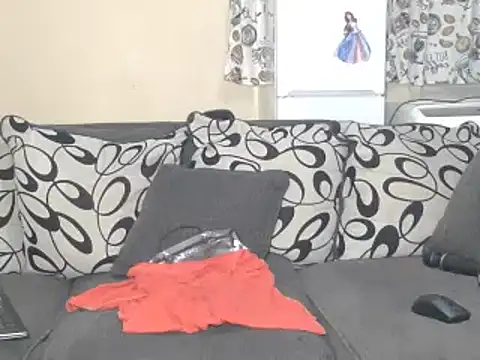 Snapshot of DollyPerryXX chatting on December 30, 2024, 2:09 am DollyPerryXX online show from December 30, 2024, 2:09 am