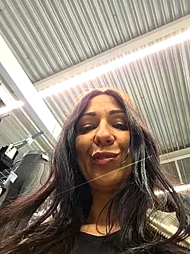 LeticiaWoods online show from December 14, 2025, 2:33 pm