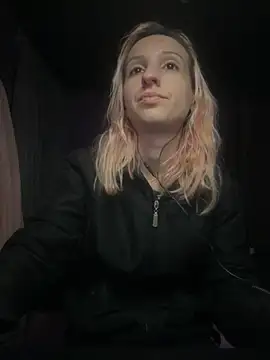 bunnydark00 online show from October 9, 2025, 11:03 pm