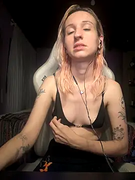 bunnydark00 online show from October 12, 2025, 4:33 am