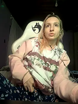 bunnydark00 online show from October 19, 2025, 1:28 am