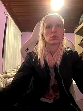 bunnydark00 online show from November 8, 2025, 2:34 am