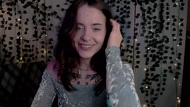 risha laas online show from April 30, 2026, 8:37 pm