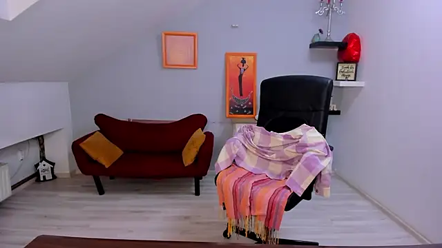 LollaGirl online show from March 12, 2026, 4:18 am