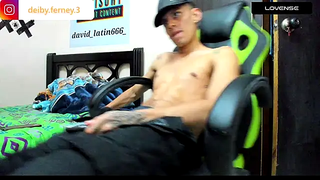 Snapshot of davidlatin66 chatting on December 16, 2024, 12:37 am davidlatin66 online show from December 16, 2024, 12:37 am