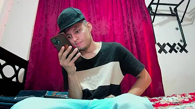 Snapshot of davidlatin66 chatting on October 2, 2025, 7:10 pm davidlatin66 online show from October 2, 2025, 7:10 pm