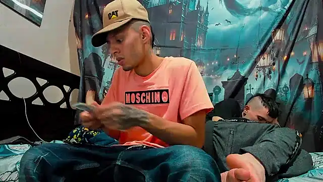 davidlatin66 online show from November 8, 2025, 2:56 am