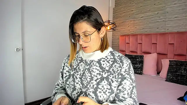 SarahDeyvis online show from October 1, 2025, 1:06 pm